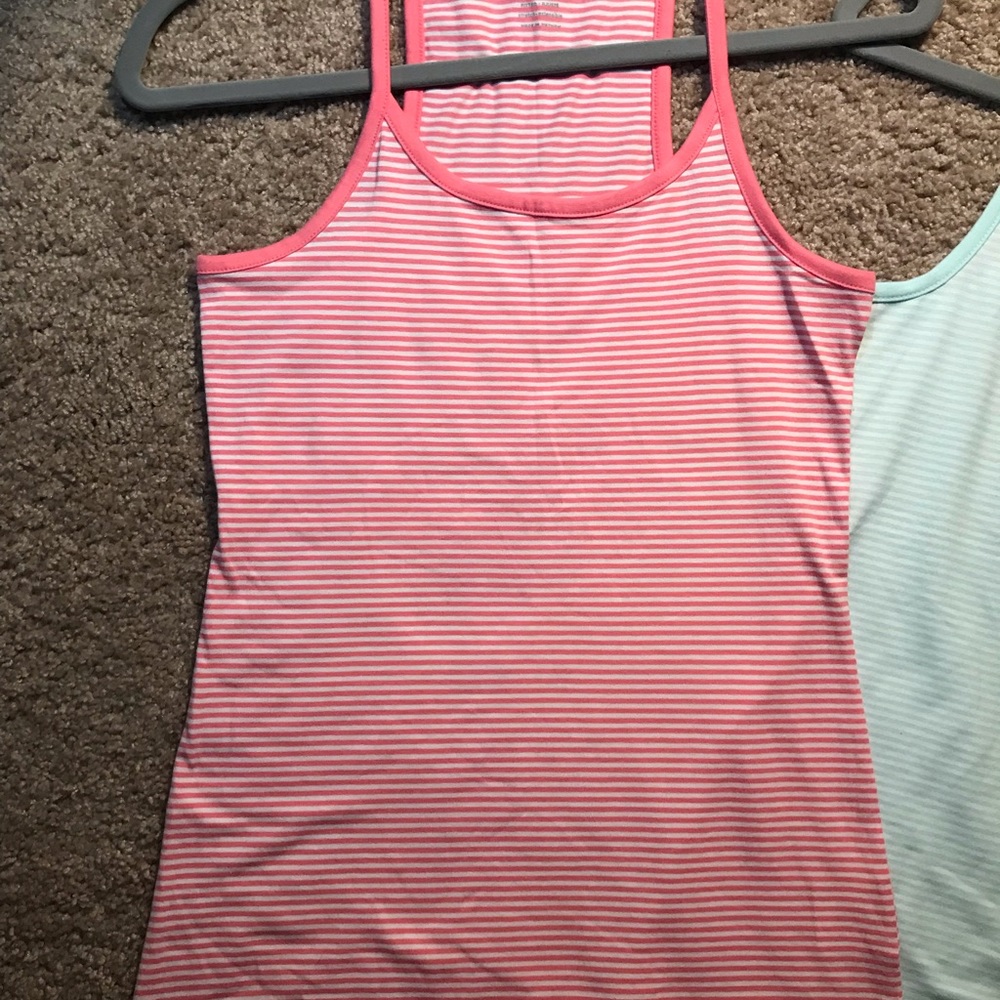 Old Navy Tank top - Picture 4 of 8